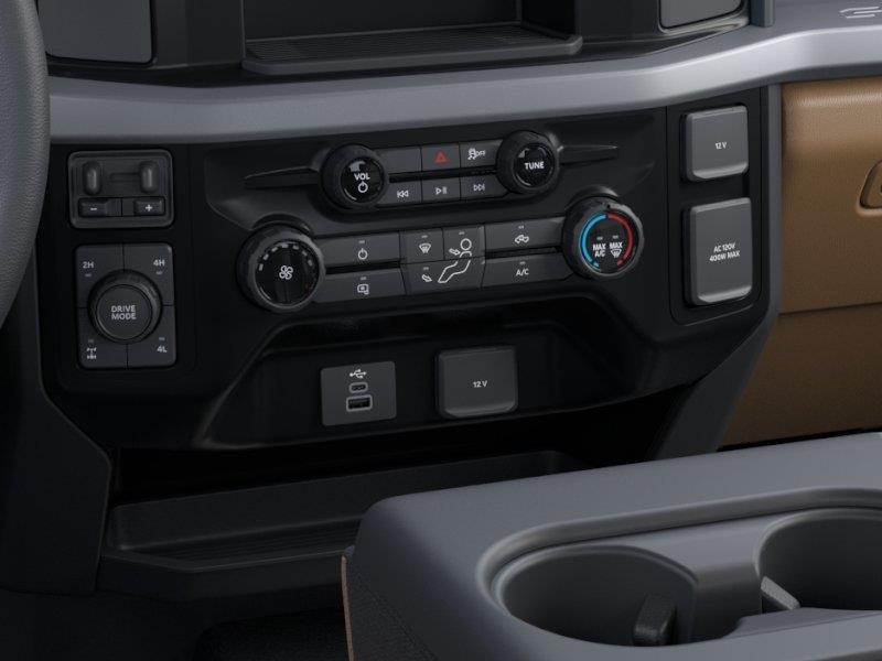 Vehicle photo 15