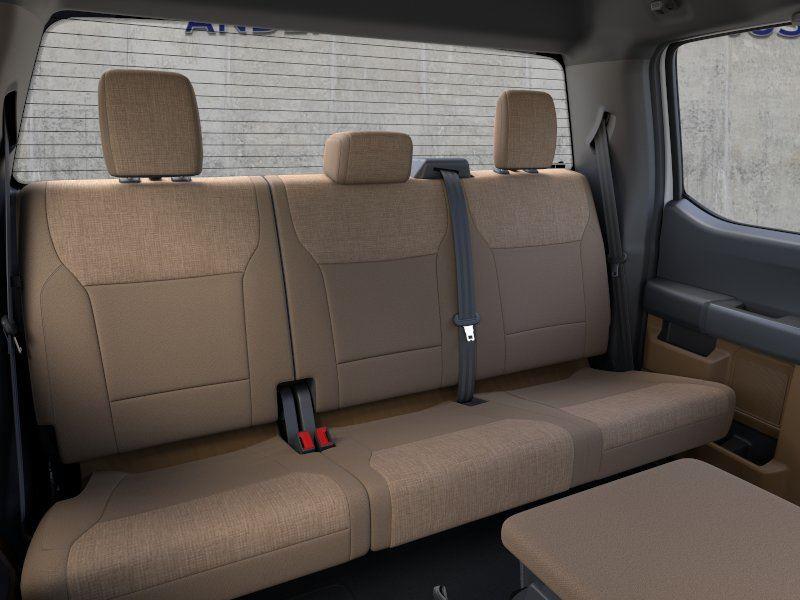 Vehicle photo 11