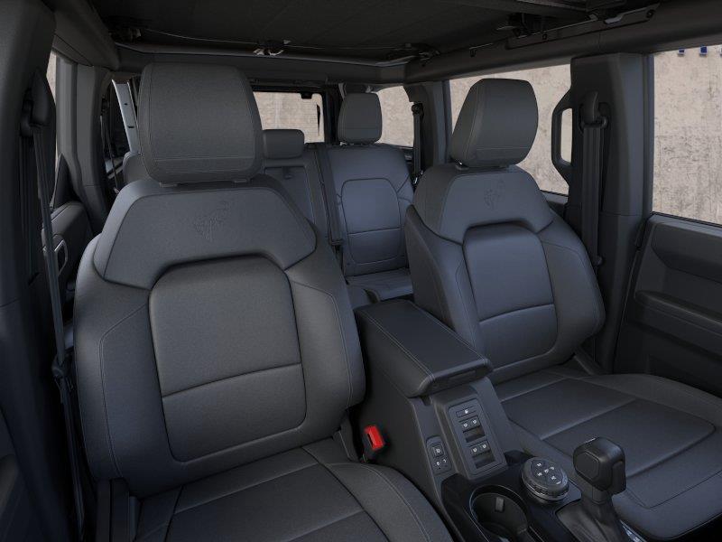 Vehicle photo 10
