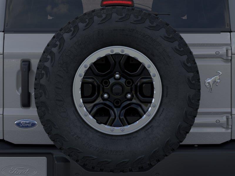 Vehicle photo 24