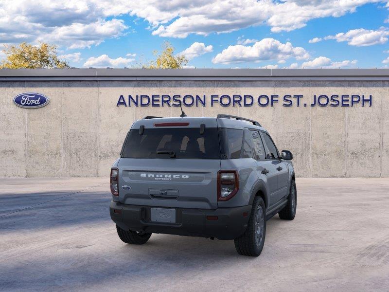 Vehicle photo 8