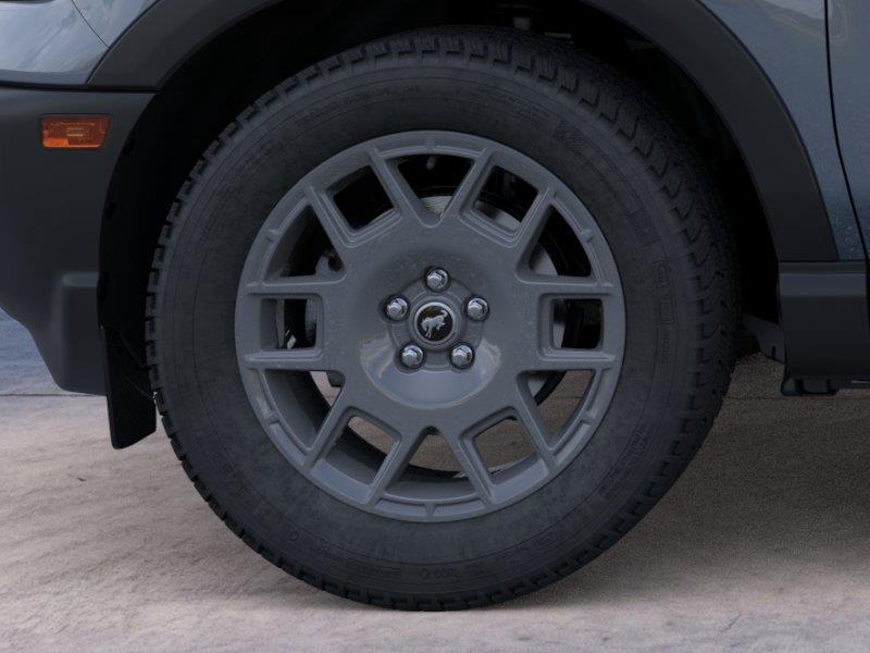 Vehicle photo 19