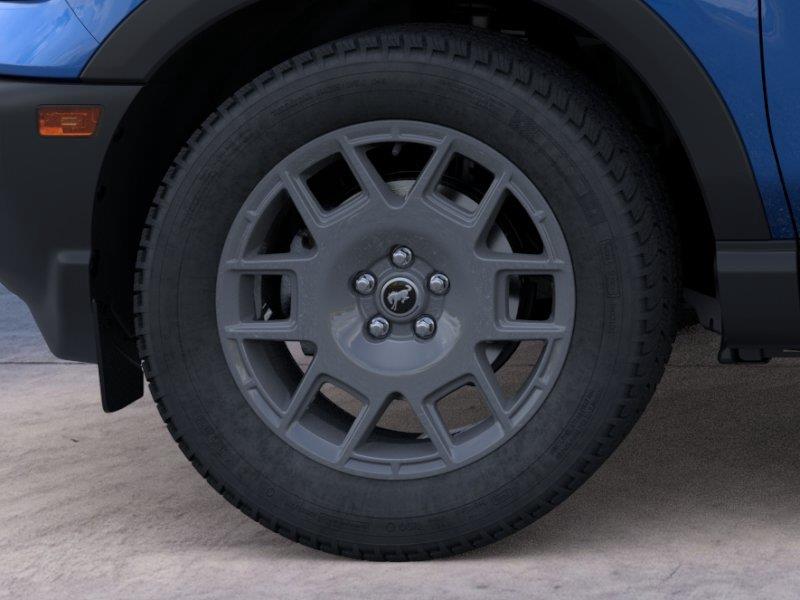 Vehicle photo 19