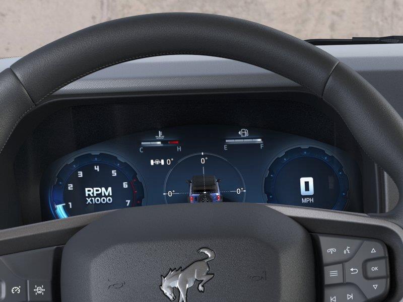 Vehicle photo 13