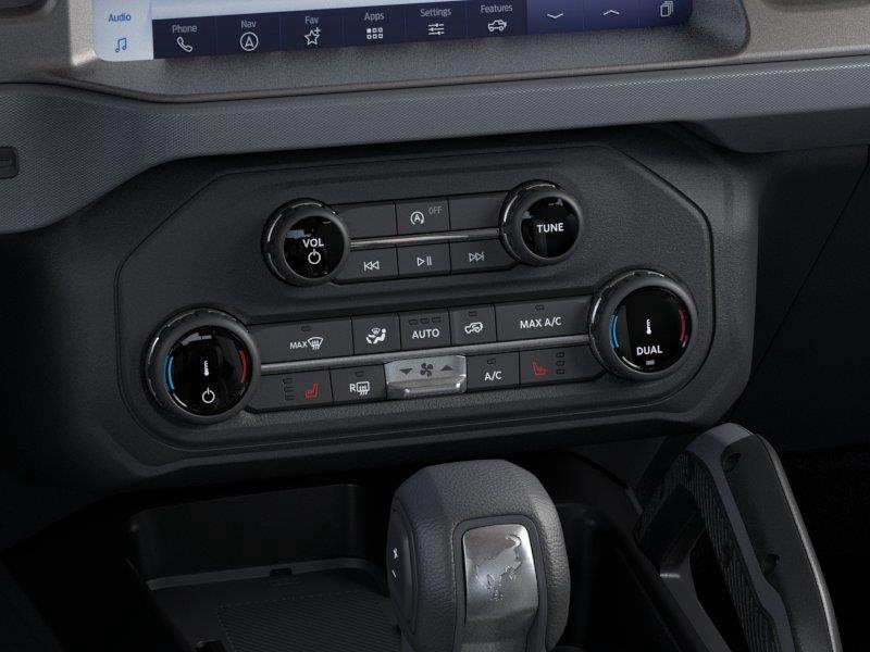 Vehicle photo 16