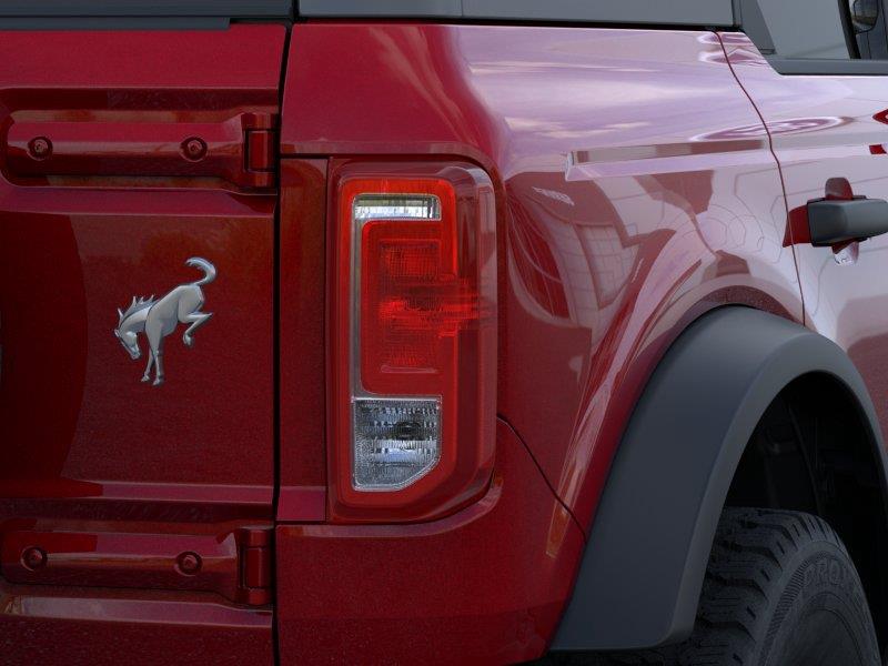 Vehicle photo 23