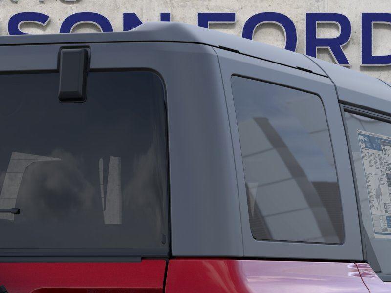 Vehicle photo 25