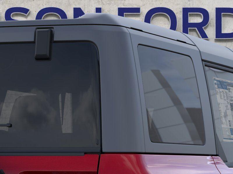 Vehicle photo 25