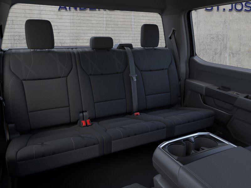 Vehicle photo 11