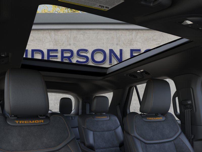 Vehicle photo 22