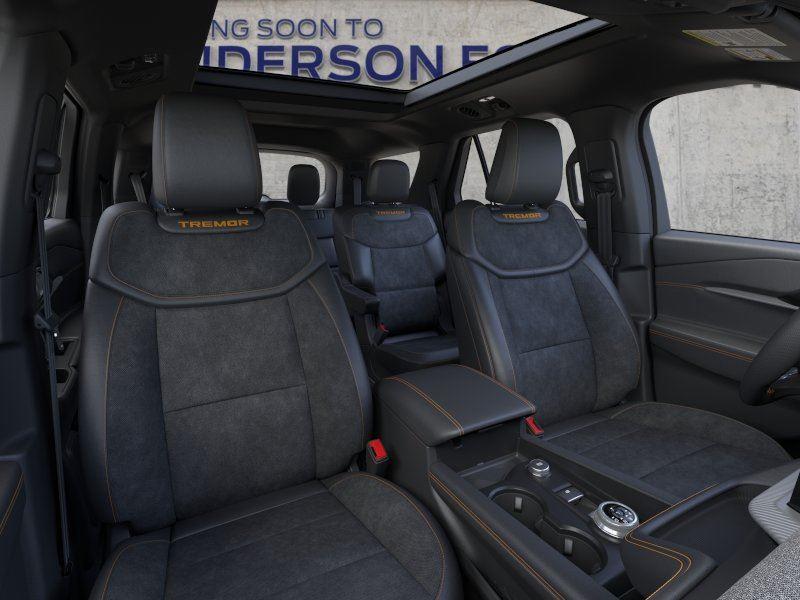 Vehicle photo 10
