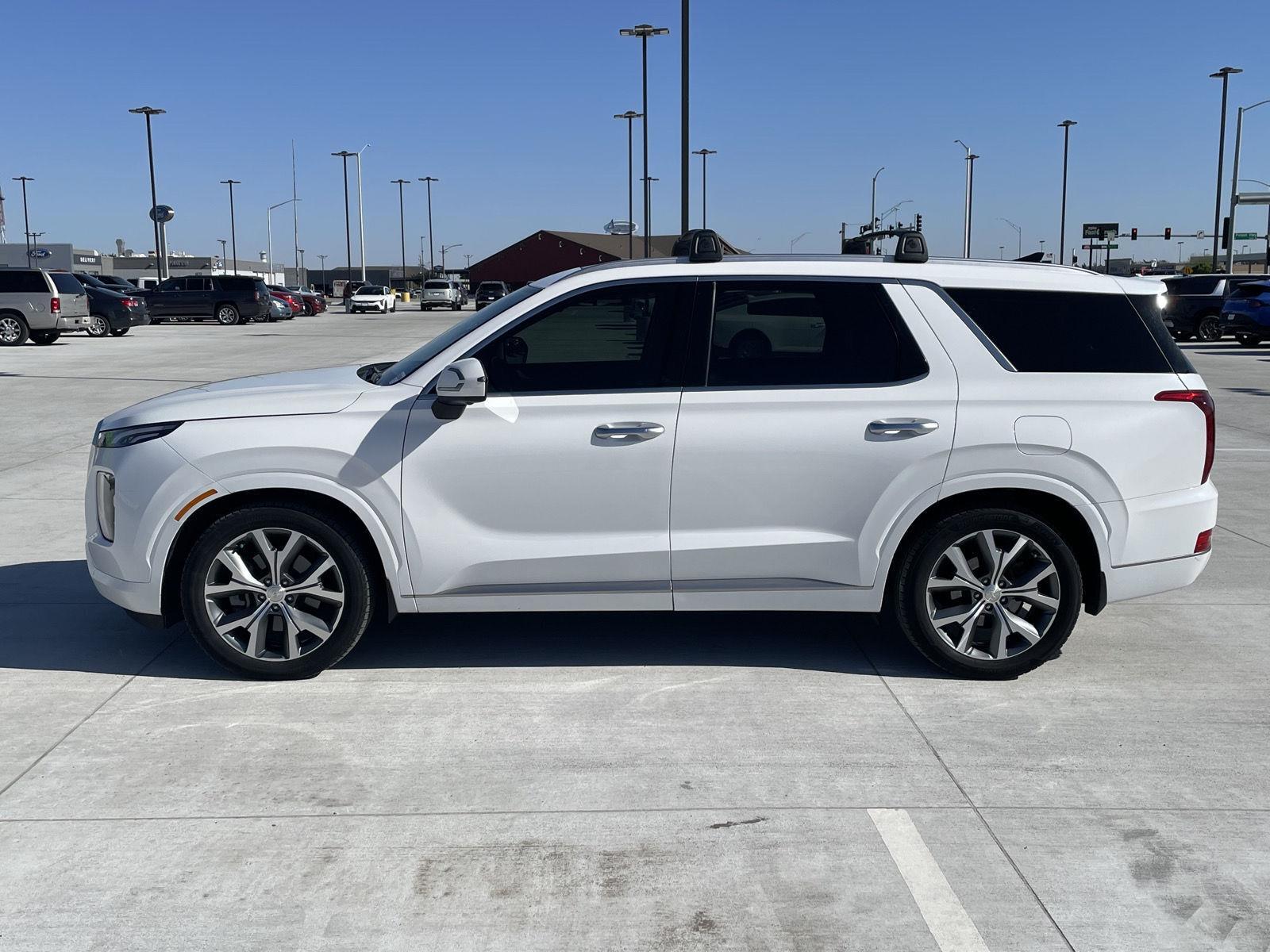 Vehicle photo 3
