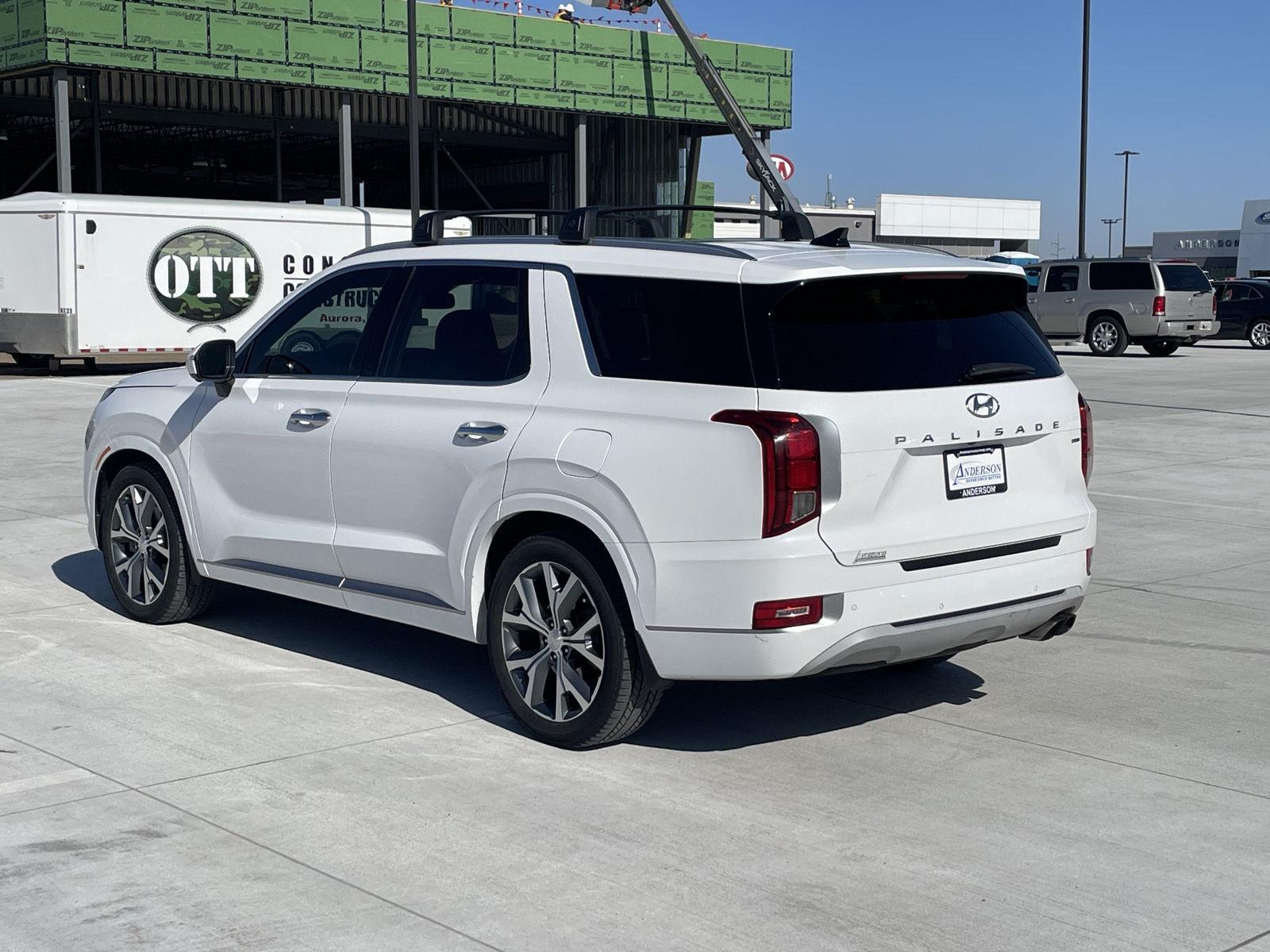 Vehicle photo 4