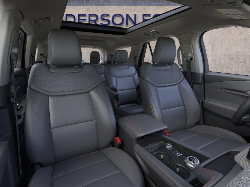 Vehicle photo 10