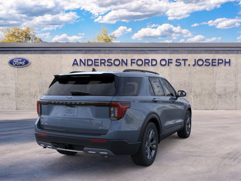Vehicle photo 8