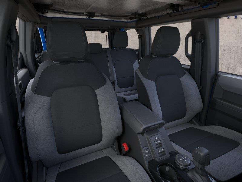 Vehicle photo 10