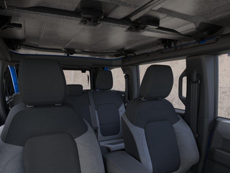 Vehicle photo 12