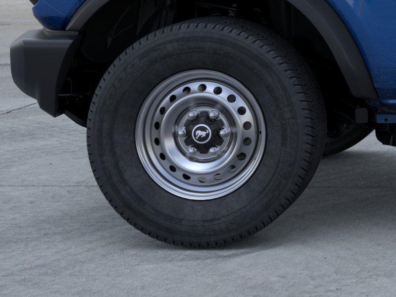 Vehicle photo 21