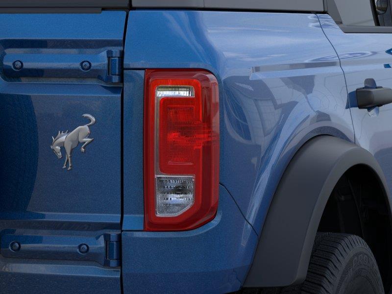 Vehicle photo 23