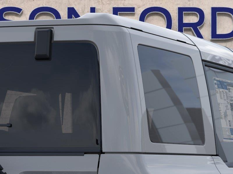Vehicle photo 25