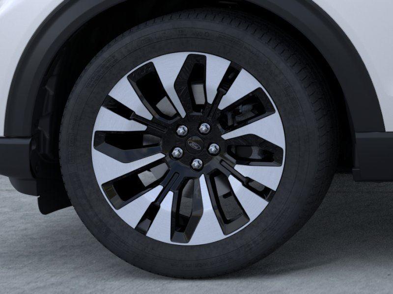 Vehicle photo 19