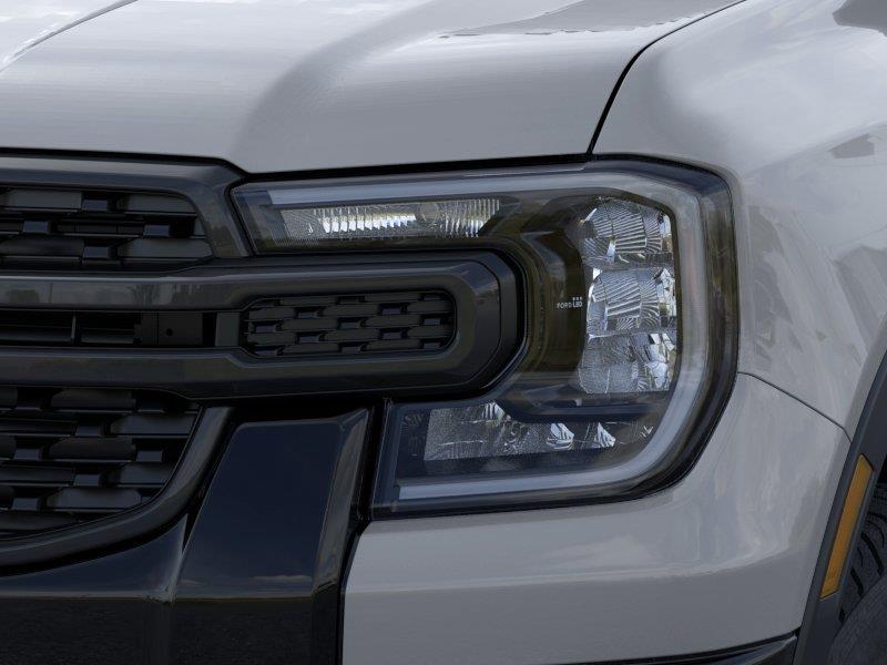 Vehicle photo 18