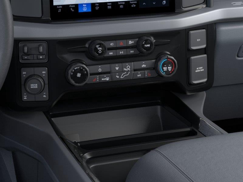 Vehicle photo 15