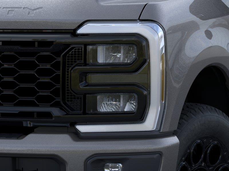 Vehicle photo 18