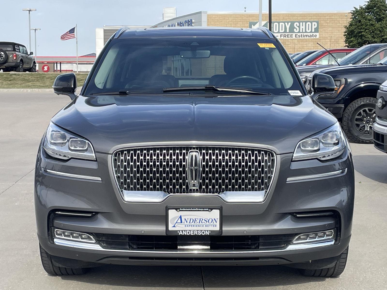 Vehicle photo 4