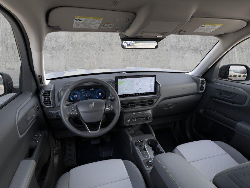 Vehicle photo 9