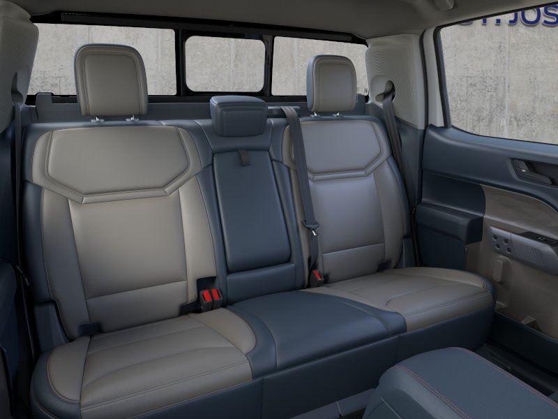 Vehicle photo 11