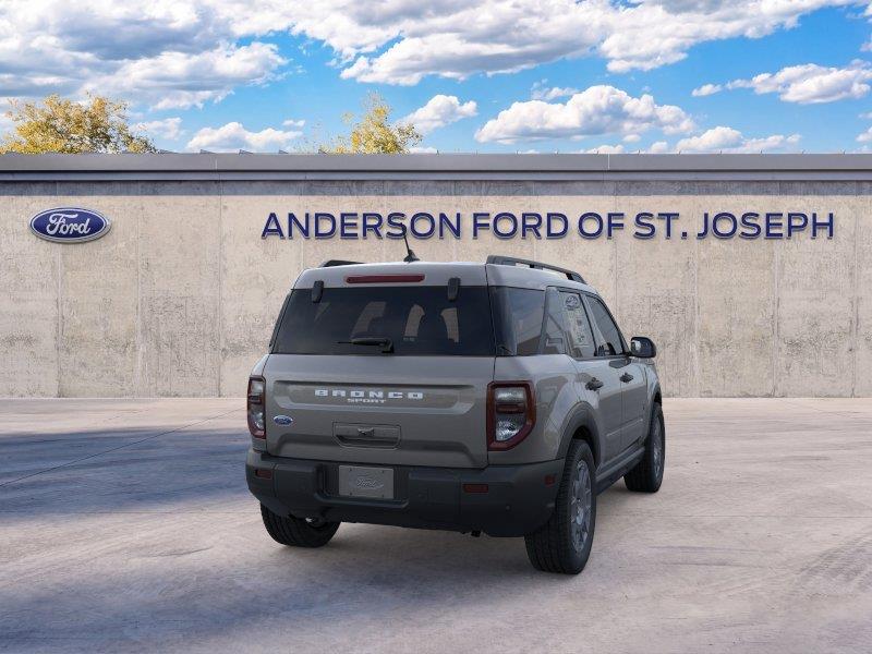 Vehicle photo 8