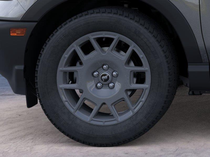 Vehicle photo 19