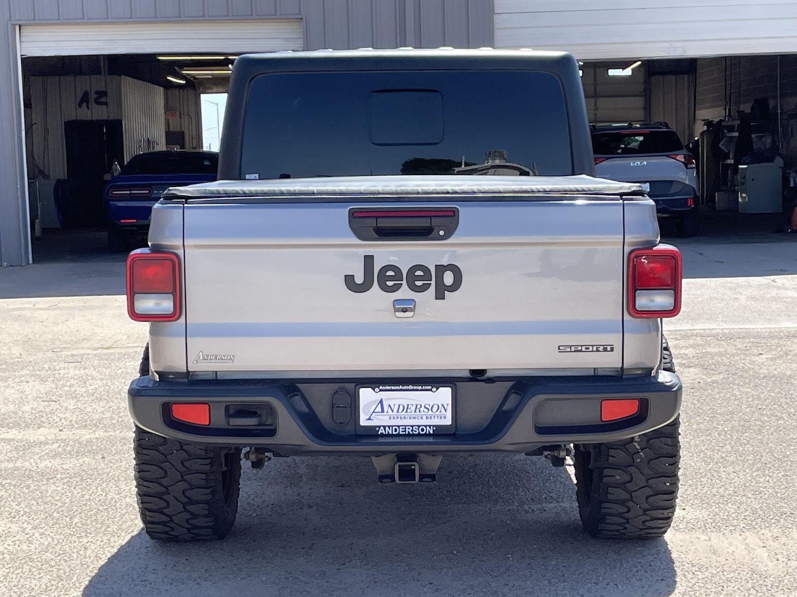 View vehicle photo 5