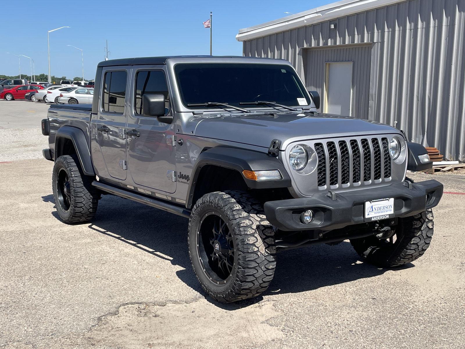Vehicle photo 8
