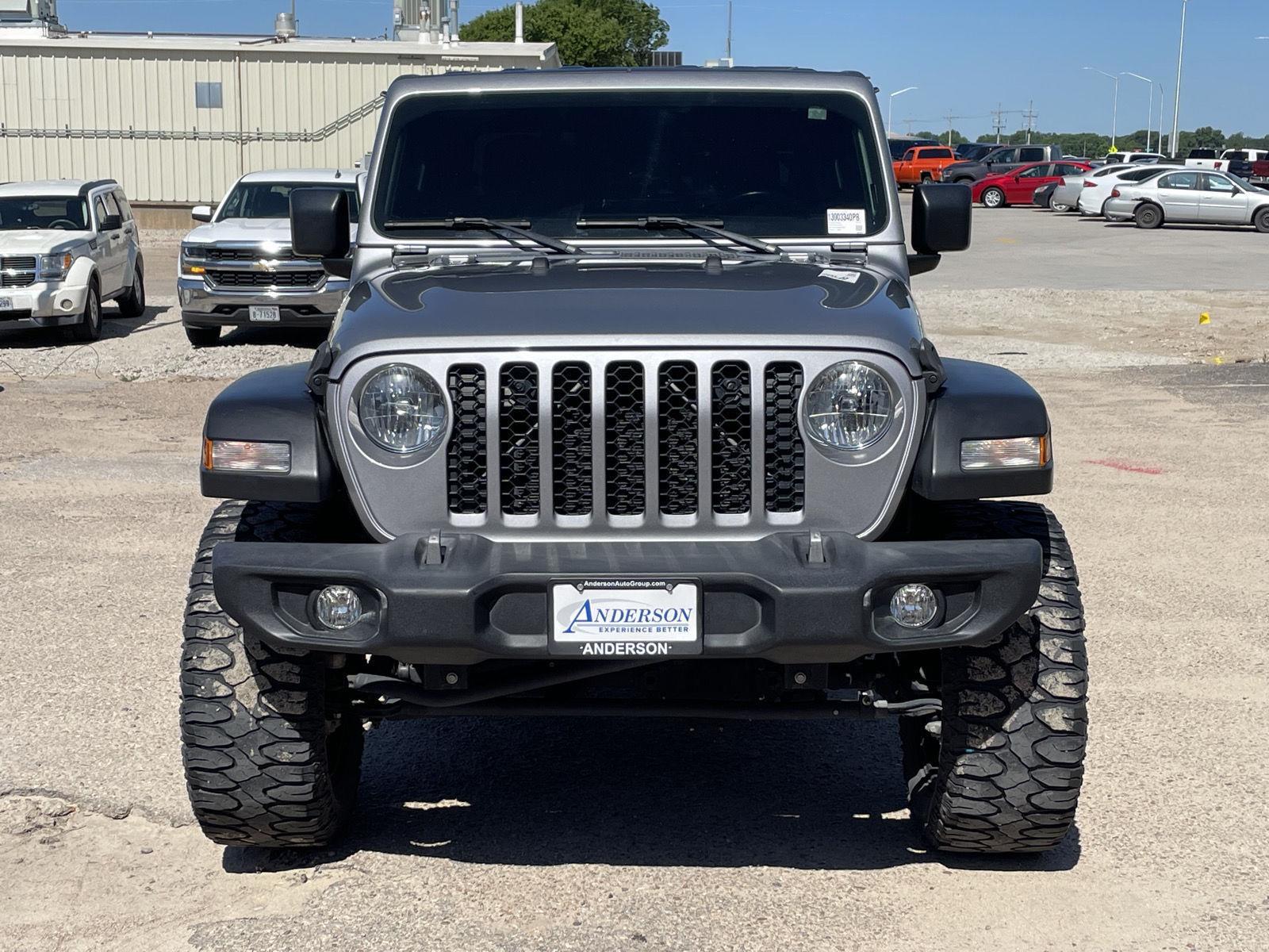 Vehicle photo 9