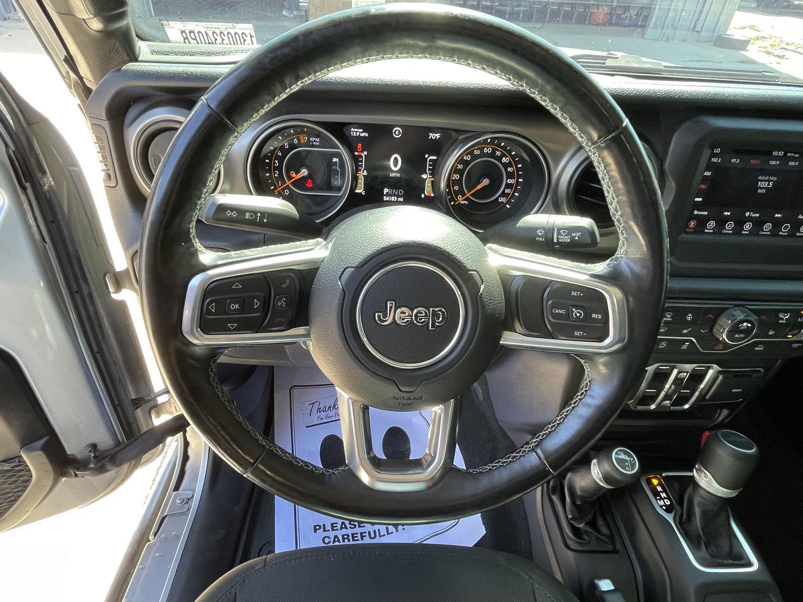 Vehicle photo 13