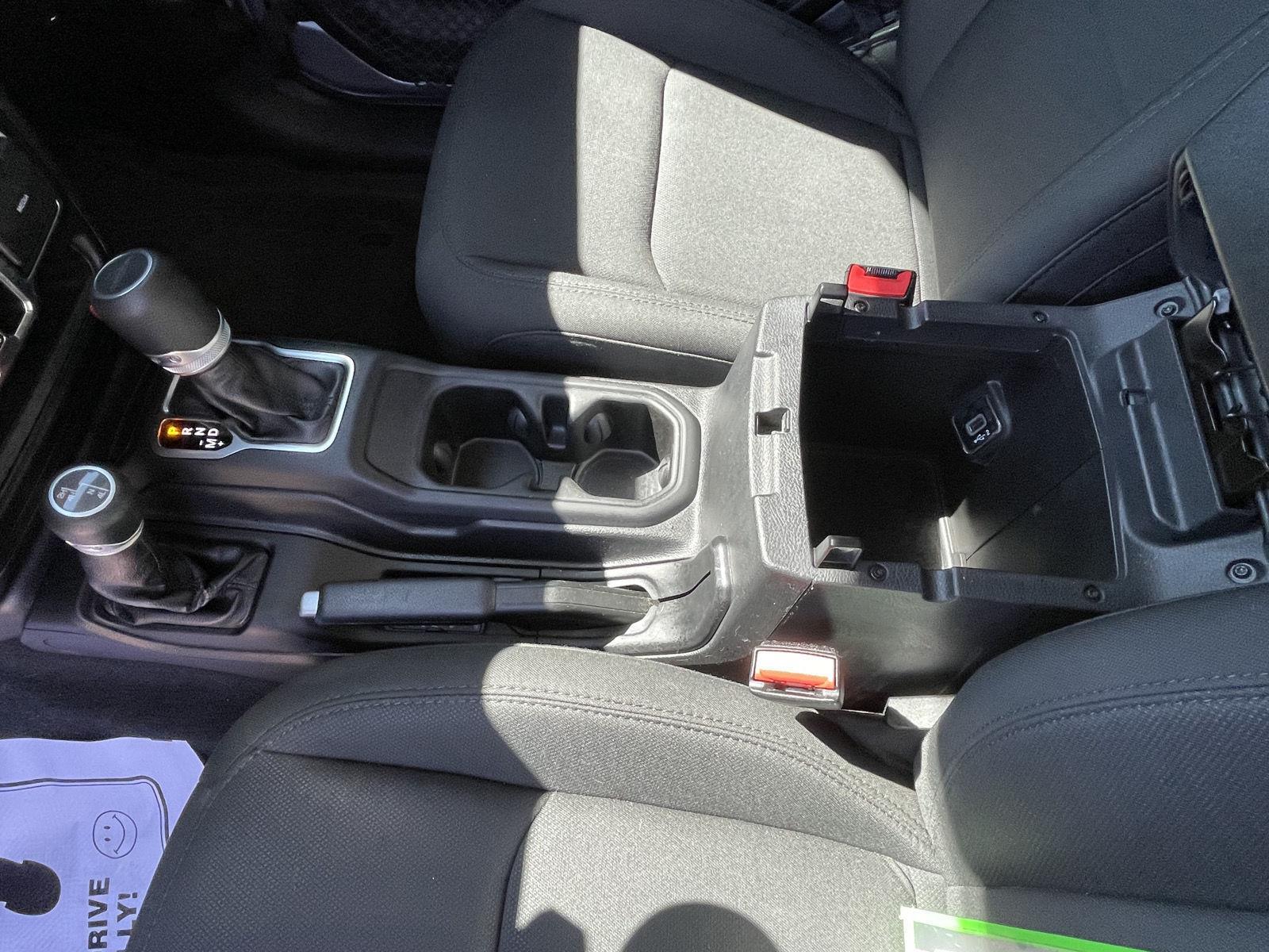 Vehicle photo 15