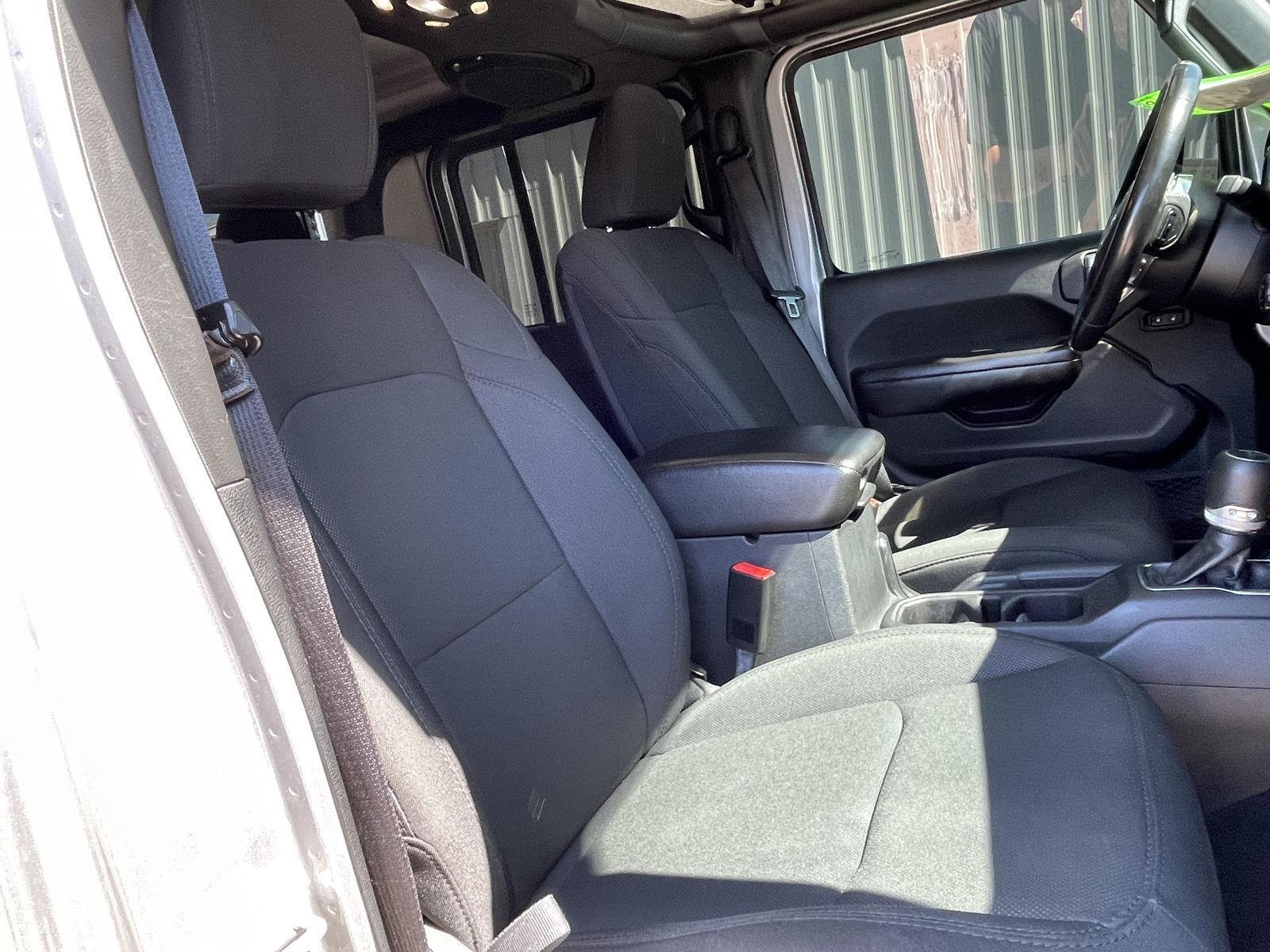 Vehicle photo 20