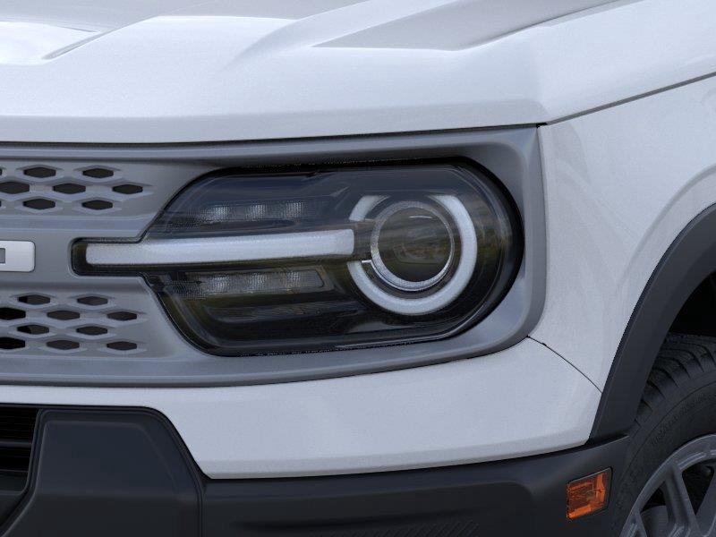 Vehicle photo 18