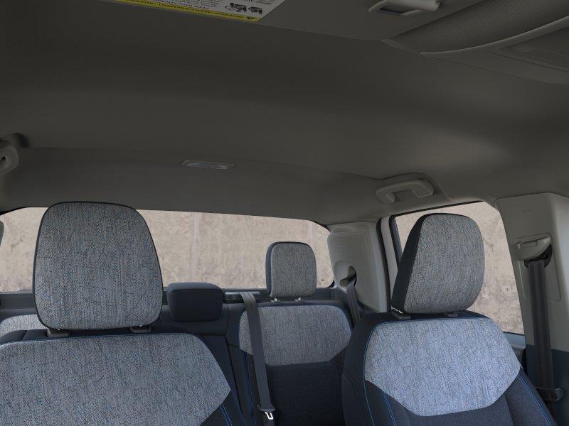 Vehicle photo 12