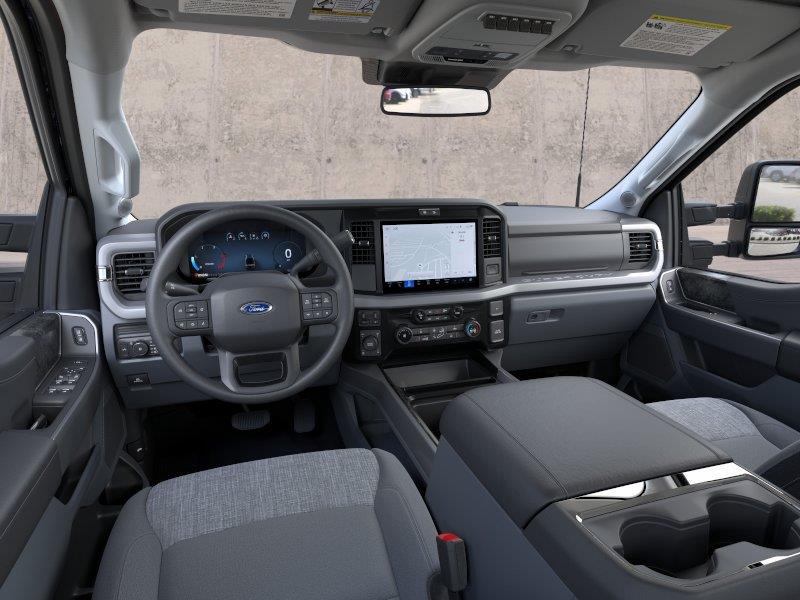 Vehicle photo 9