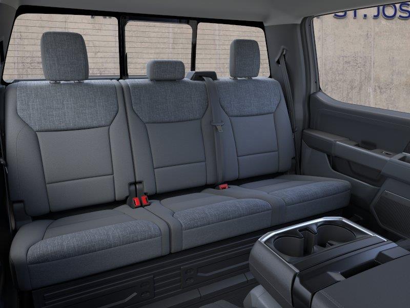 Vehicle photo 11
