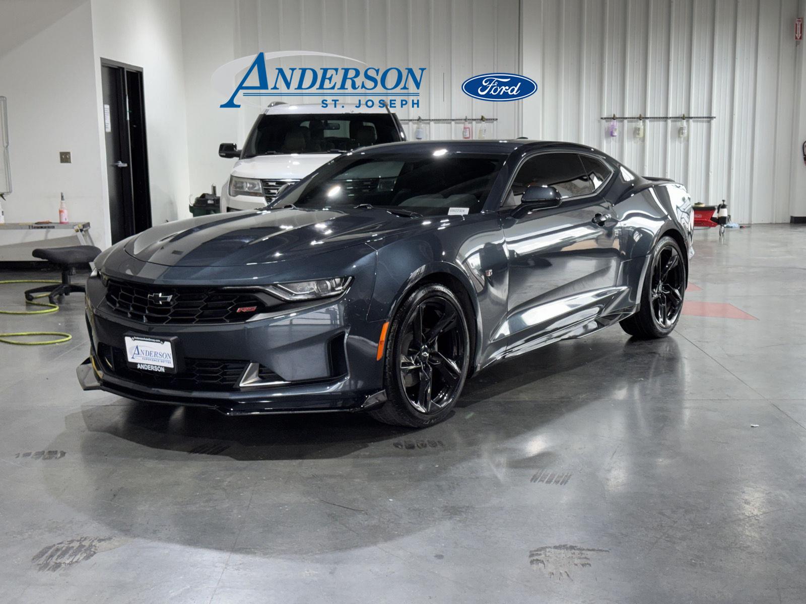 Shadow Gray Metallic 2022 Chevrolet Camaro Coupe Rear-Wheel Drive 6-Speed Manual