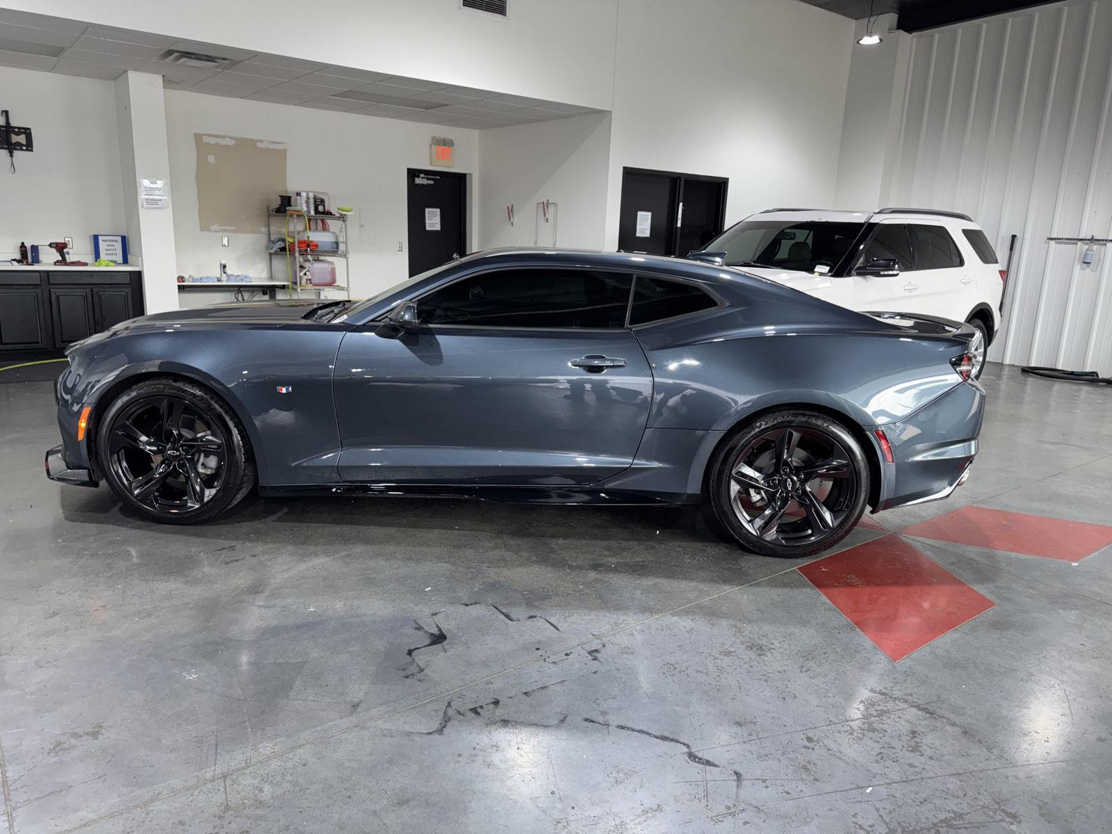 Vehicle photo 2