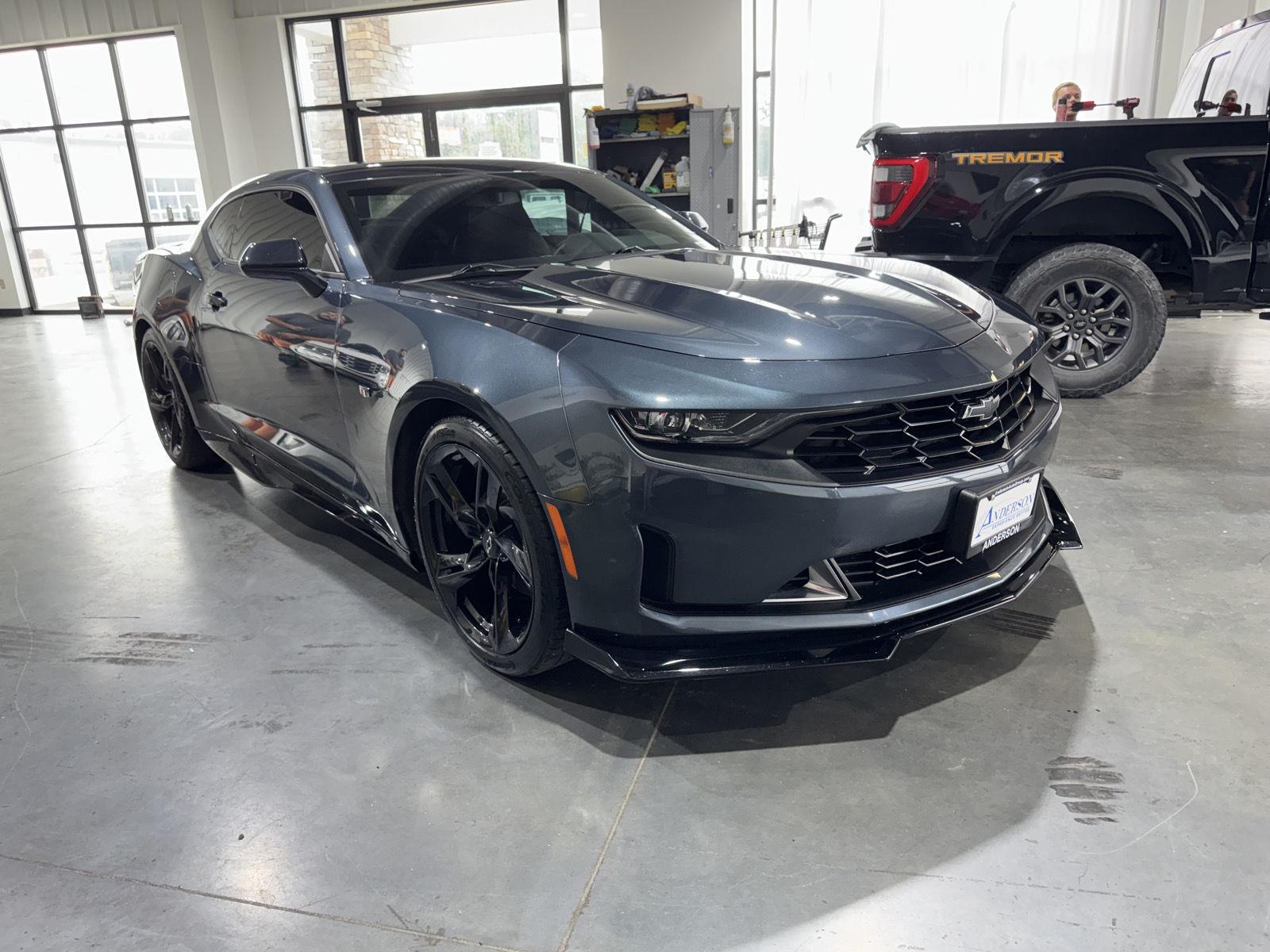 Vehicle photo 5