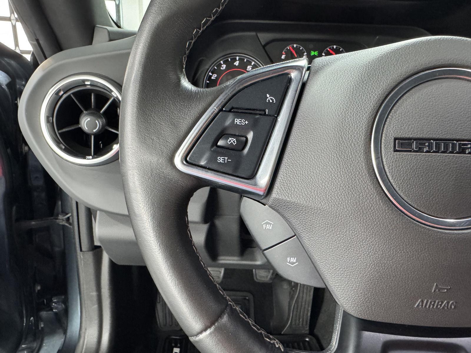 Vehicle photo 14