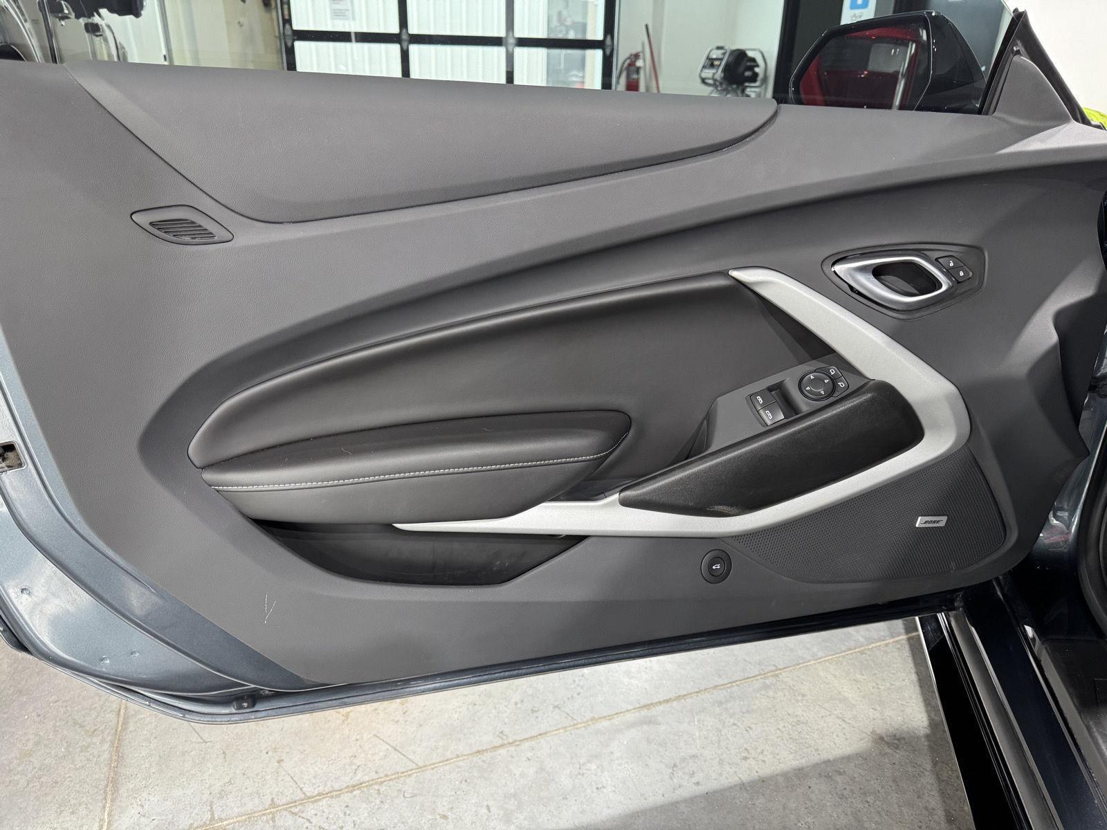 Vehicle photo 16