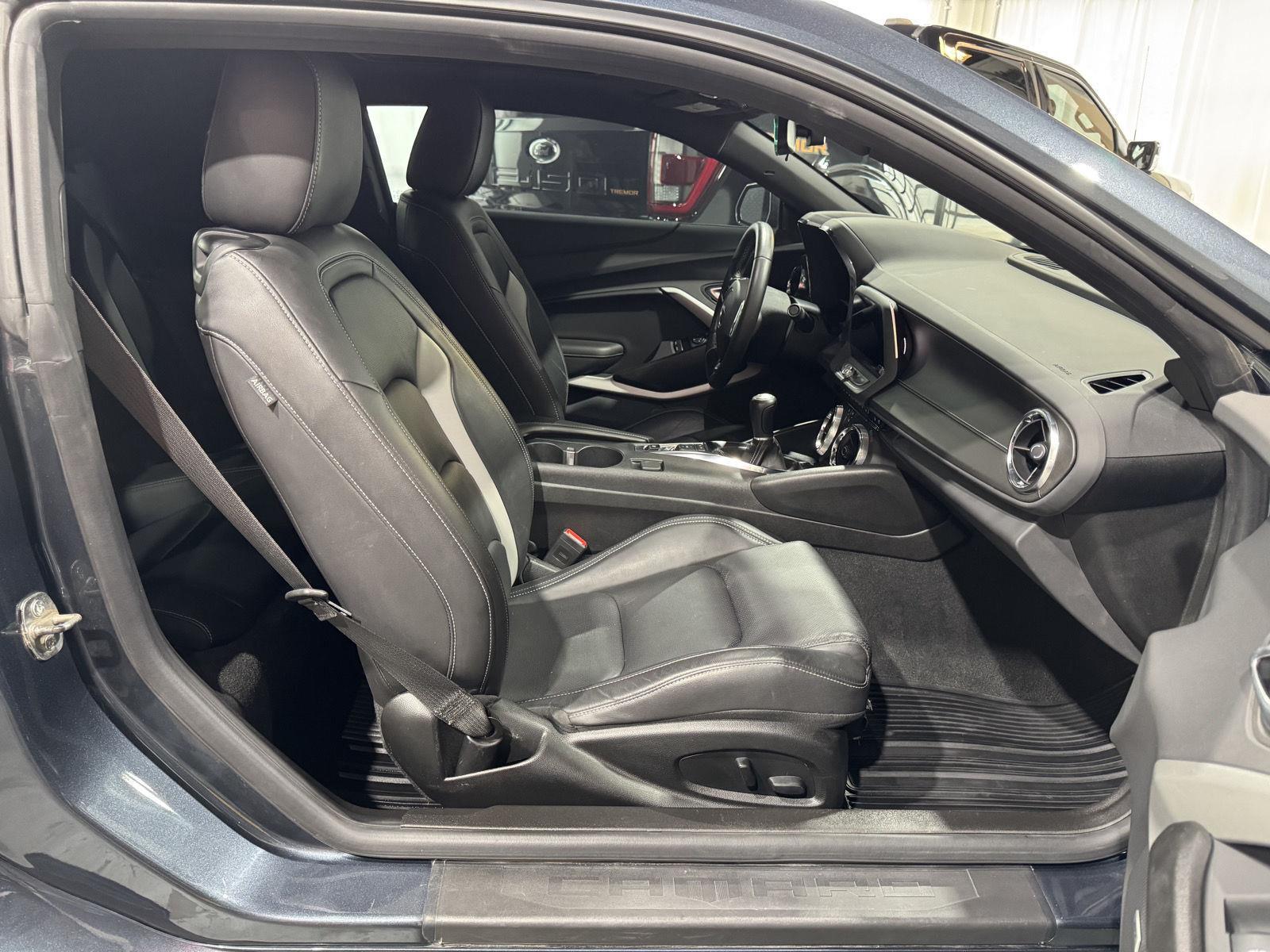 Vehicle photo 22