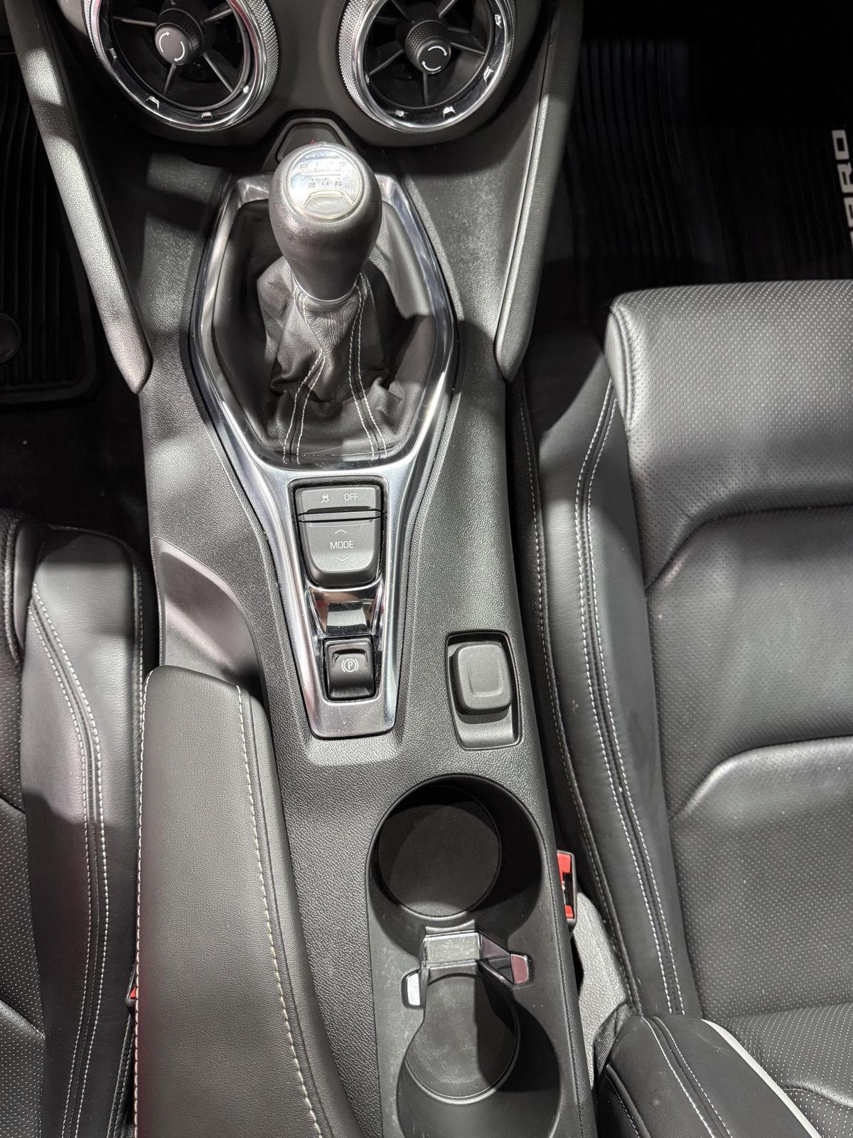 Vehicle photo 27